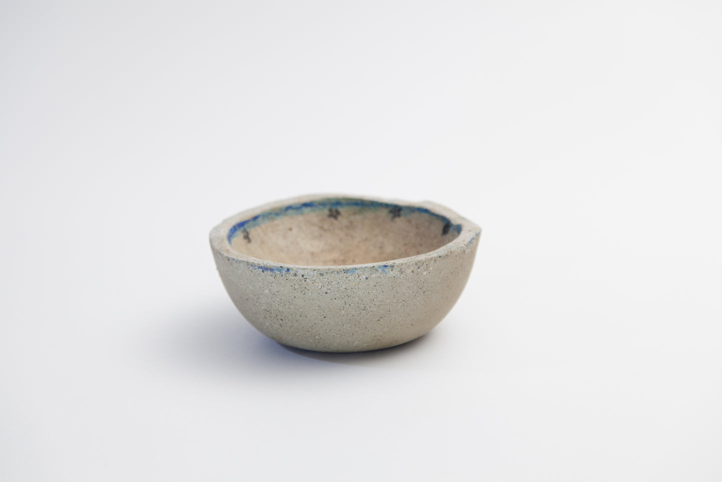 BLU WREATH - Concrete Bowl No.205