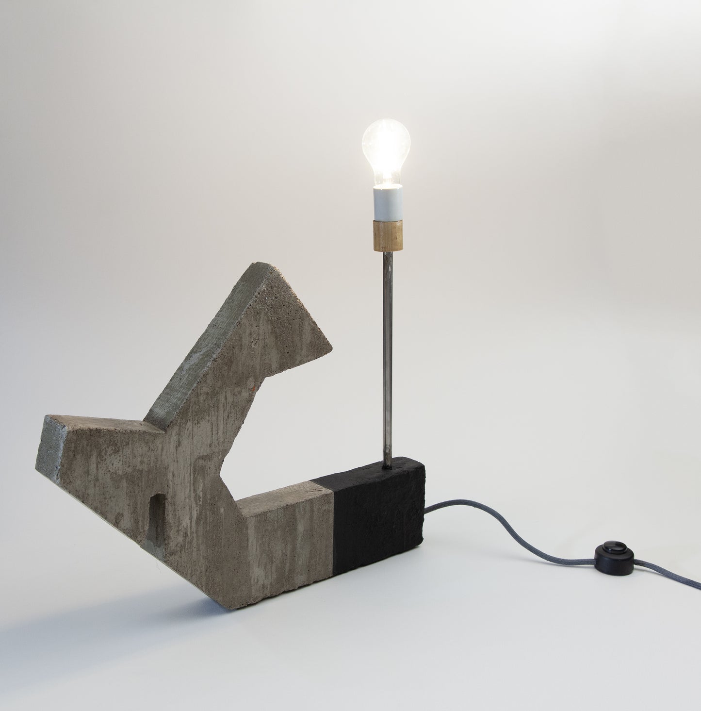 BLCK Brute - Lamp No.401