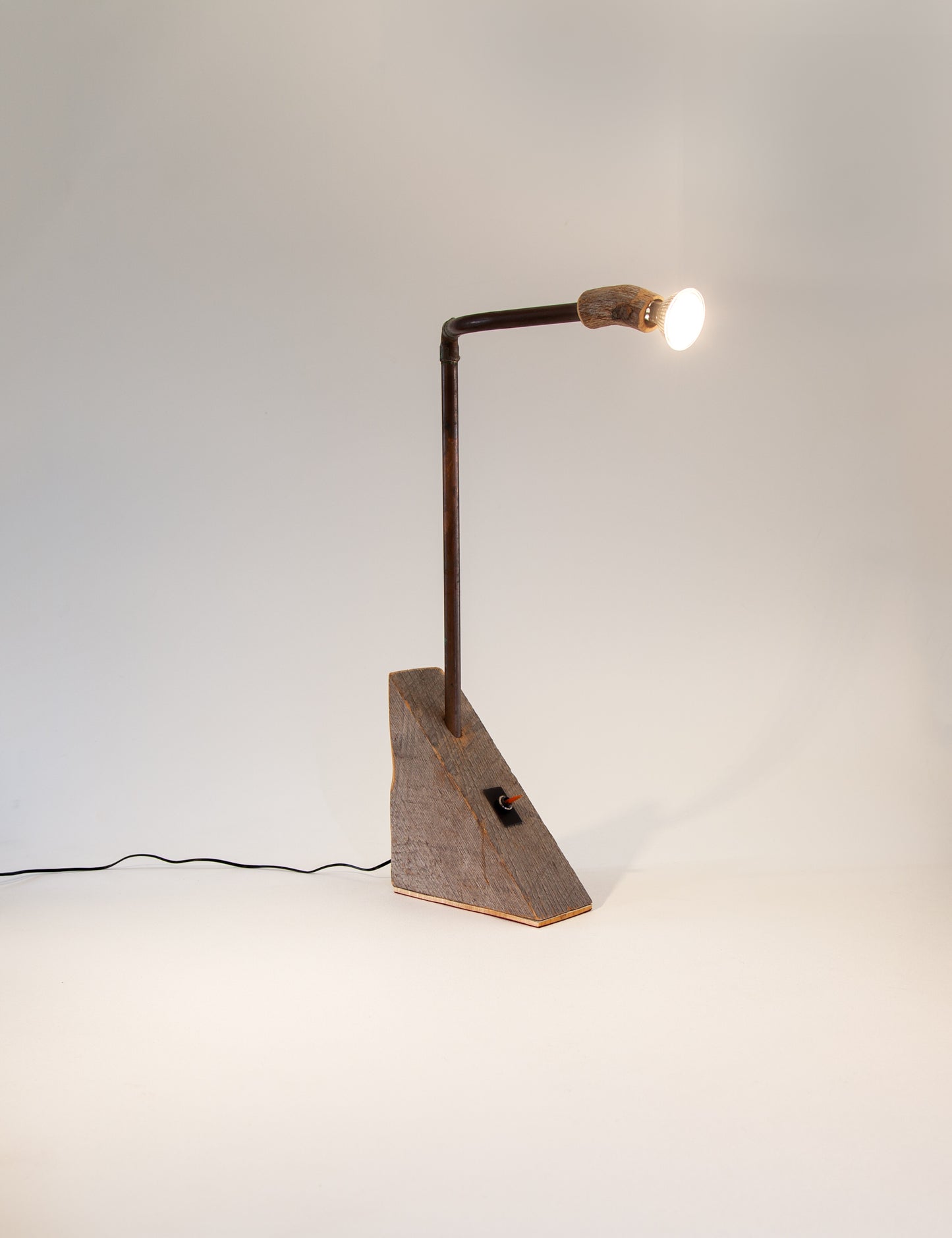 Lux (lx) DELTΔ - Lamp No.405